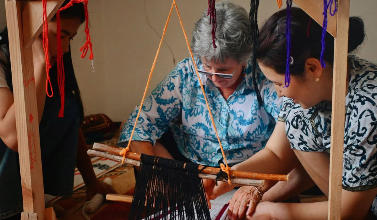 Uzbekistan: Crafts & Culture
